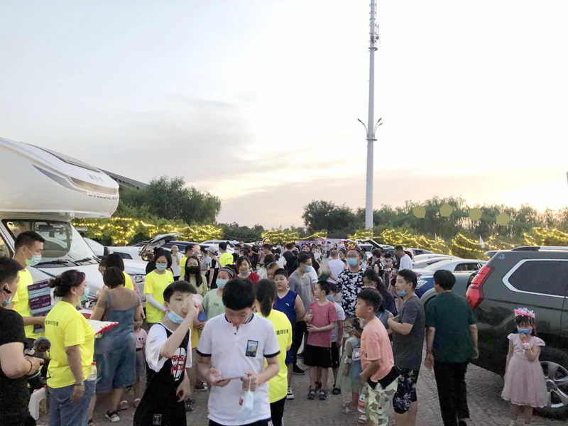 夏令營挑戰地攤經濟，覽眾房車不一樣的活動