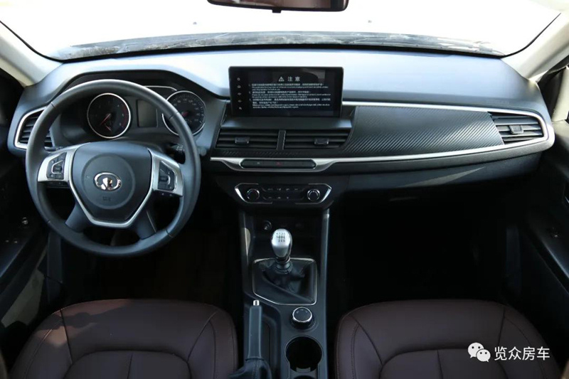 這款房車動力不錯，可以選擇