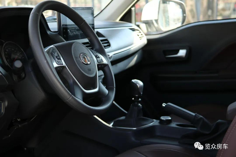 這款房車動力不錯，可以選擇