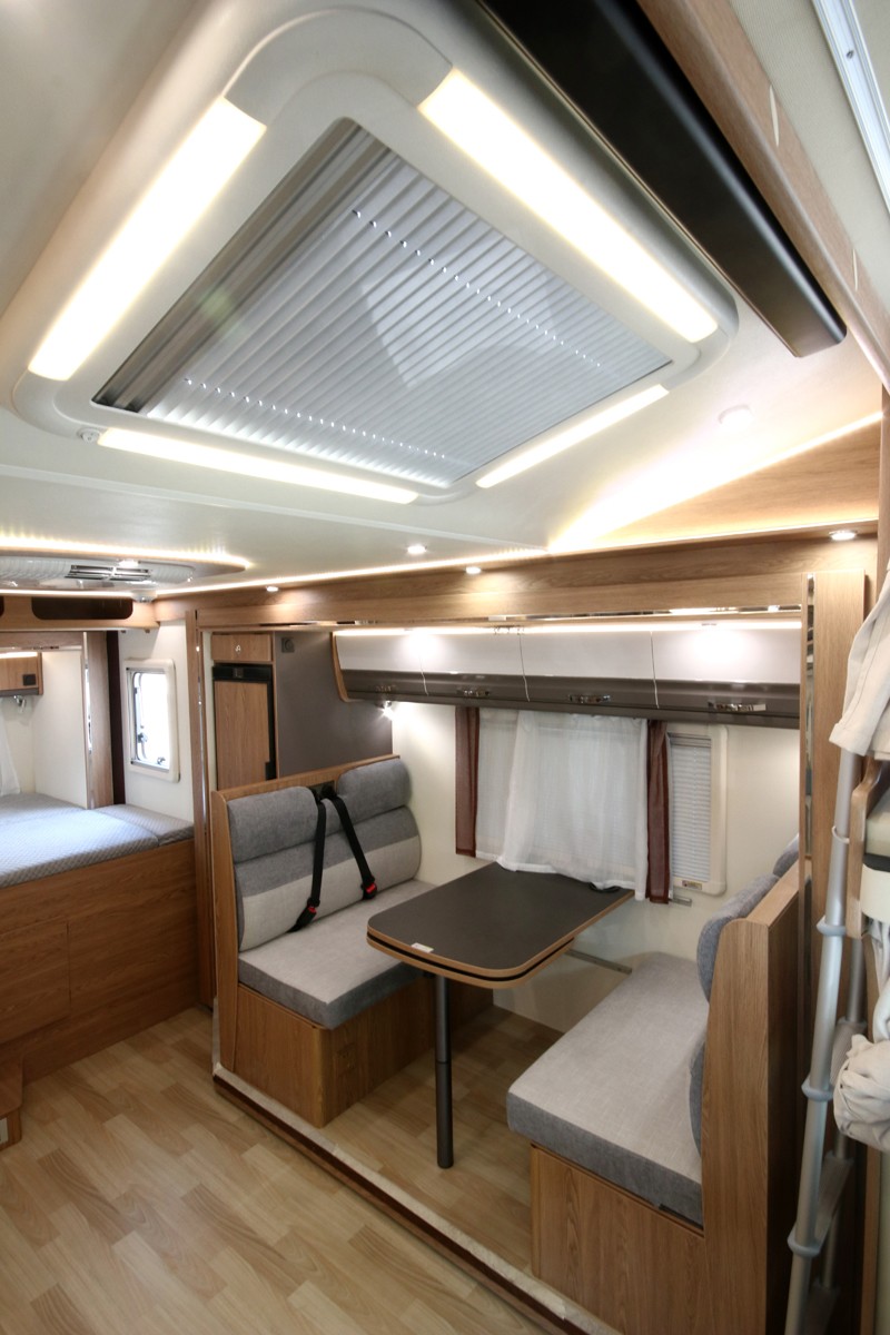 皮卡房車和依維柯房車你會選哪種？