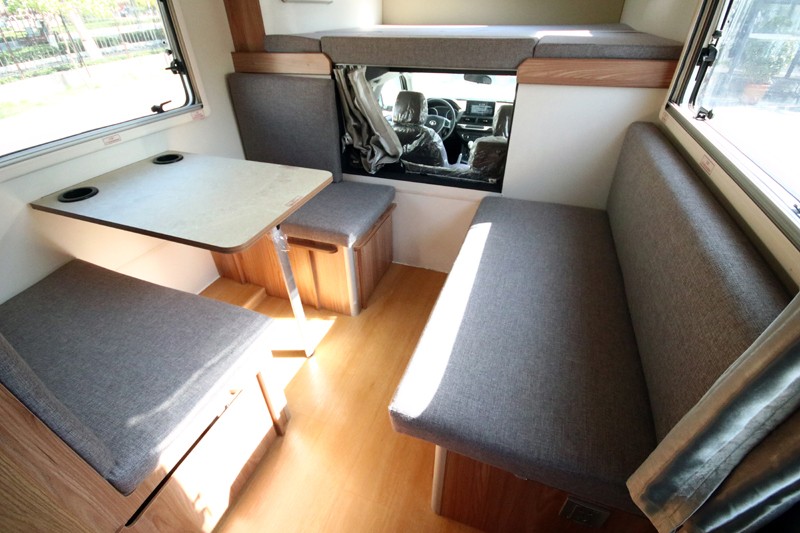 想要大床房車，可以看這兩款