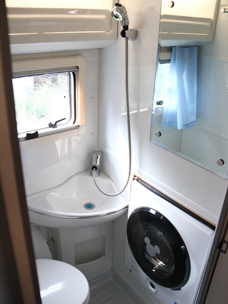 舉國(guó)歡慶，房車出行您一定要注意