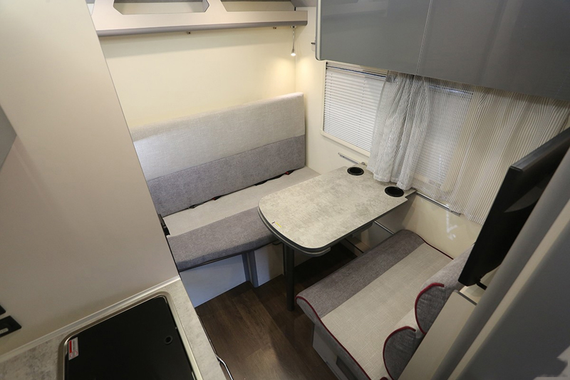 動力 豐富配置，這樣的房車省心、舒心