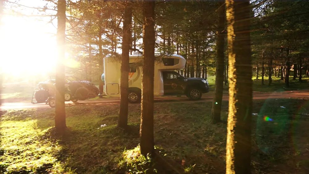 疫情之下，我們?yōu)槭裁催x擇房車出行？