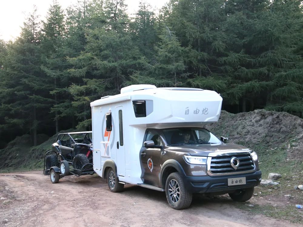 C6駕照即將到來！這款擁有牽引資質的自行式房車千萬別錯過！